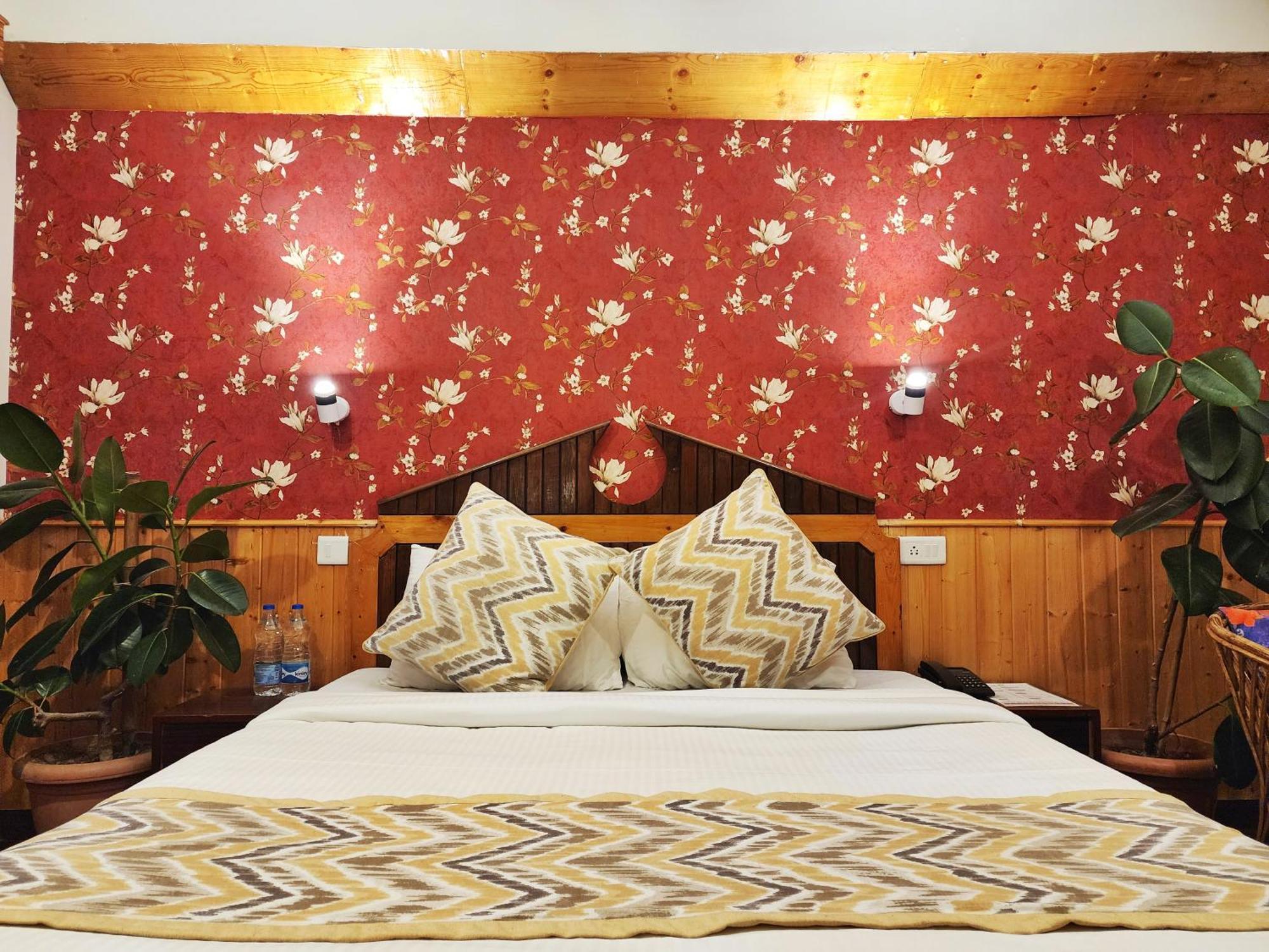 Hotel Pineview Šimla Exteriér fotografie