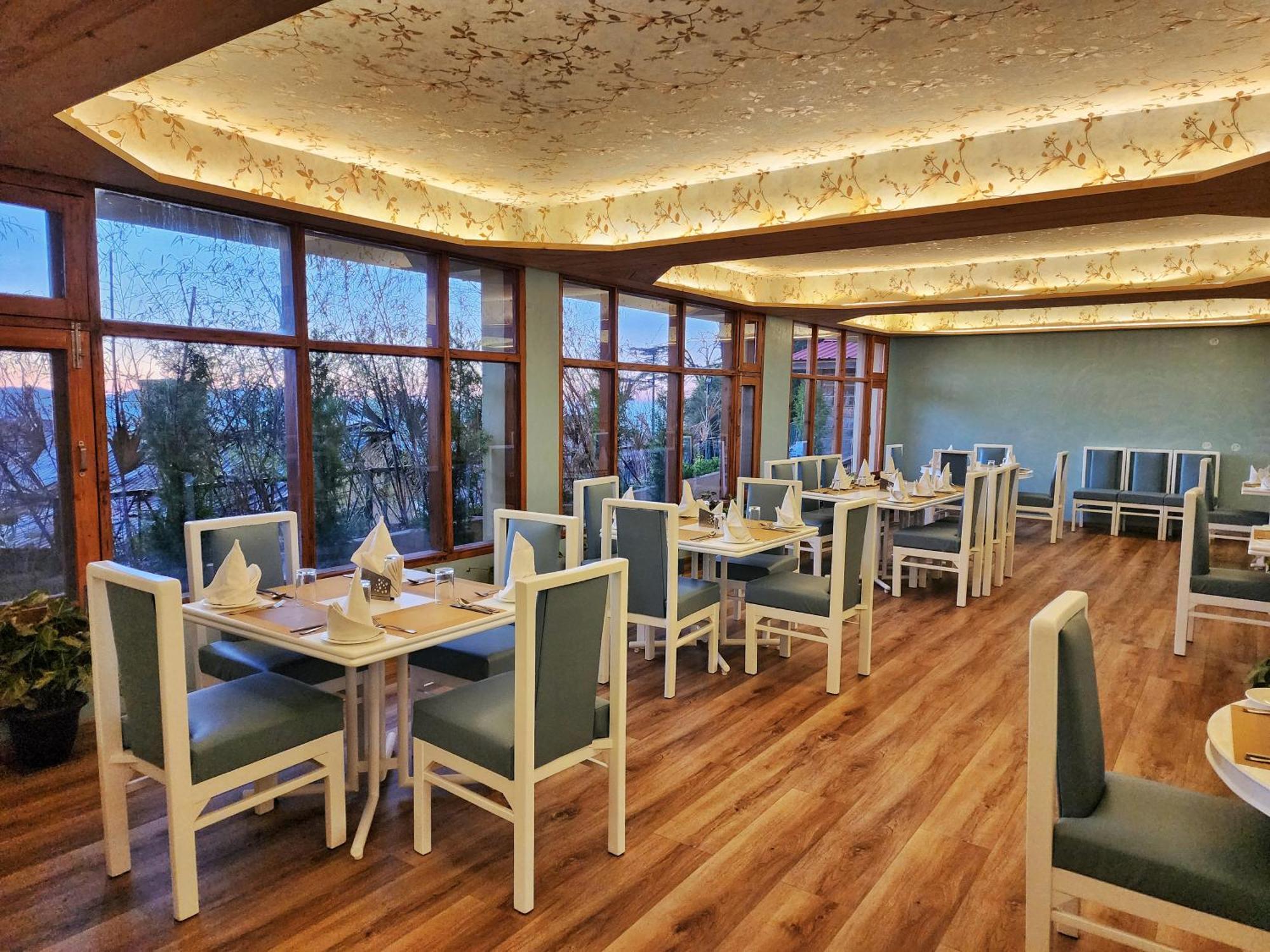 Hotel Pineview Šimla Exteriér fotografie