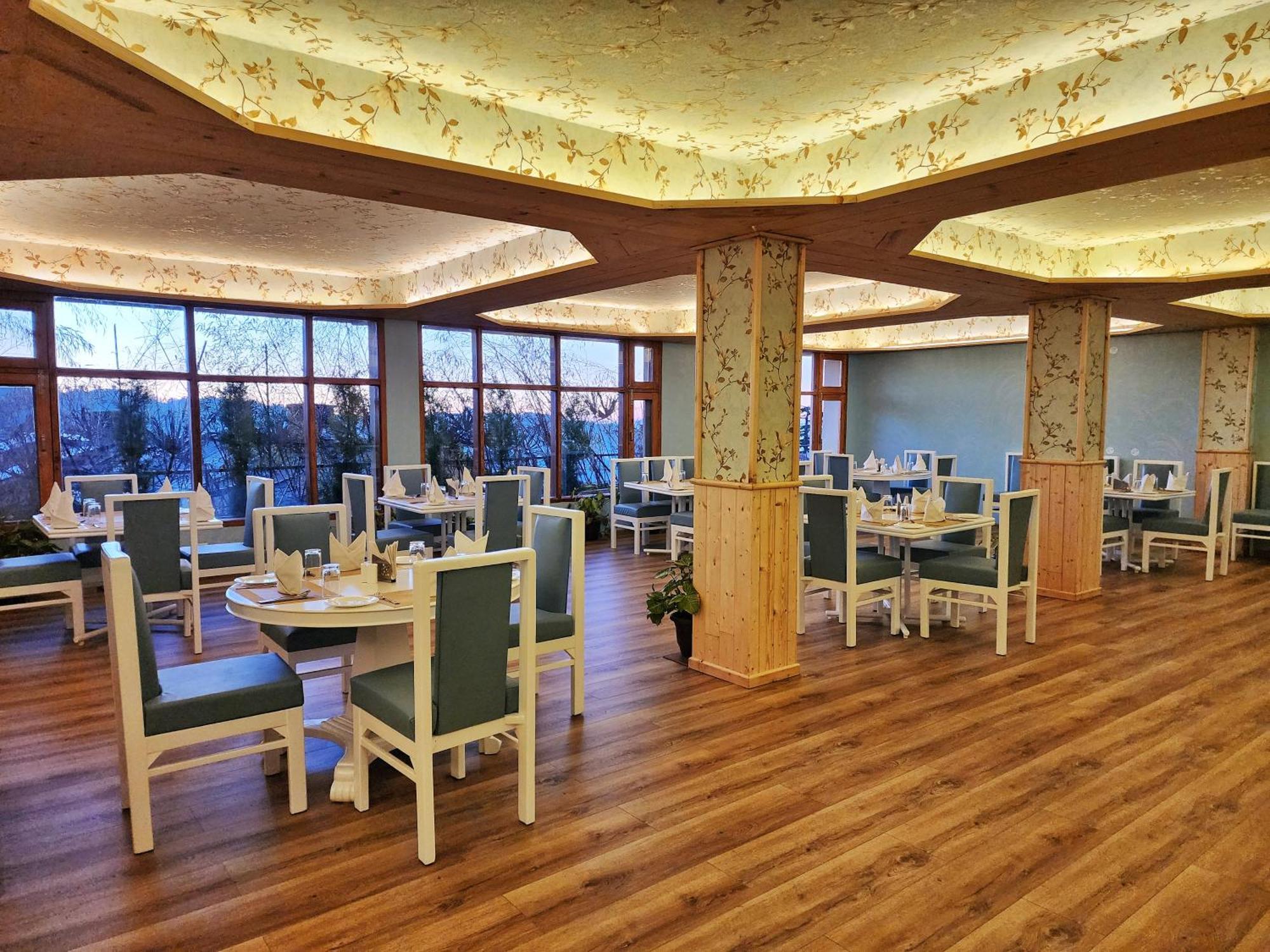 Hotel Pineview Šimla Exteriér fotografie