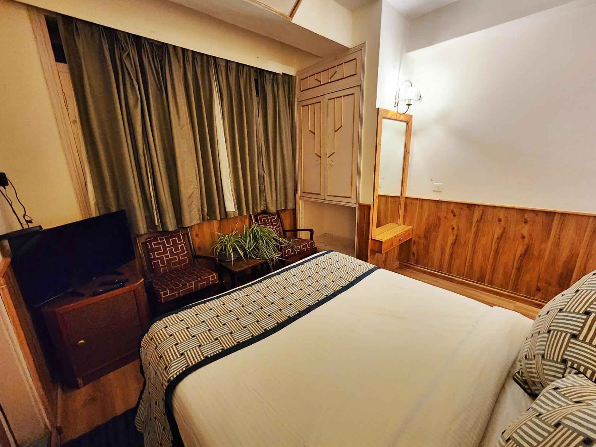 Hotel Pineview Šimla Exteriér fotografie