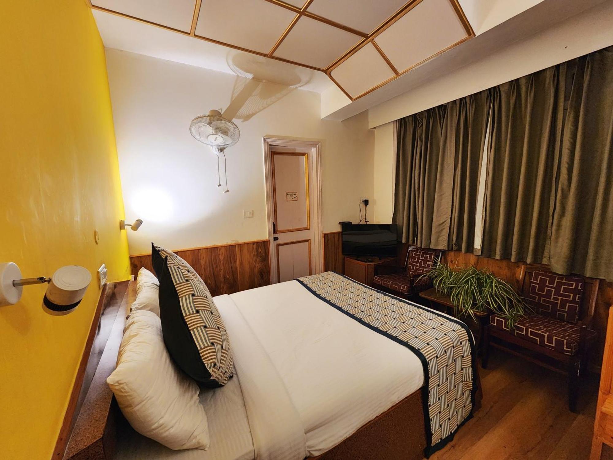 Hotel Pineview Šimla Exteriér fotografie