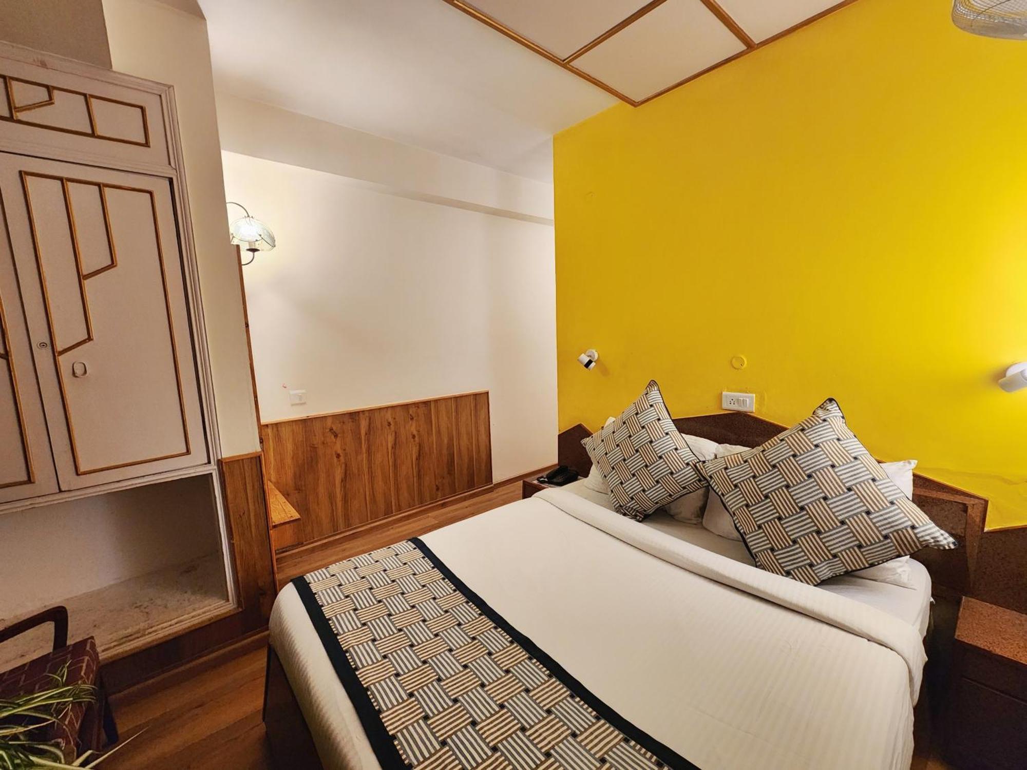 Hotel Pineview Šimla Exteriér fotografie