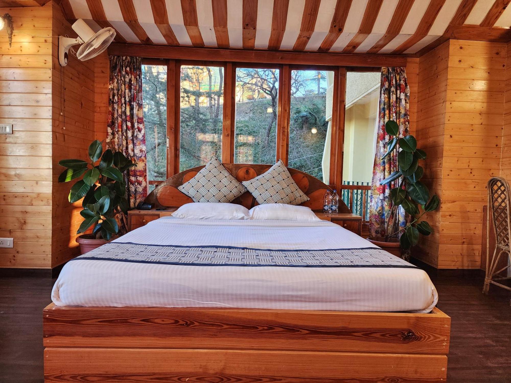 Hotel Pineview Šimla Exteriér fotografie