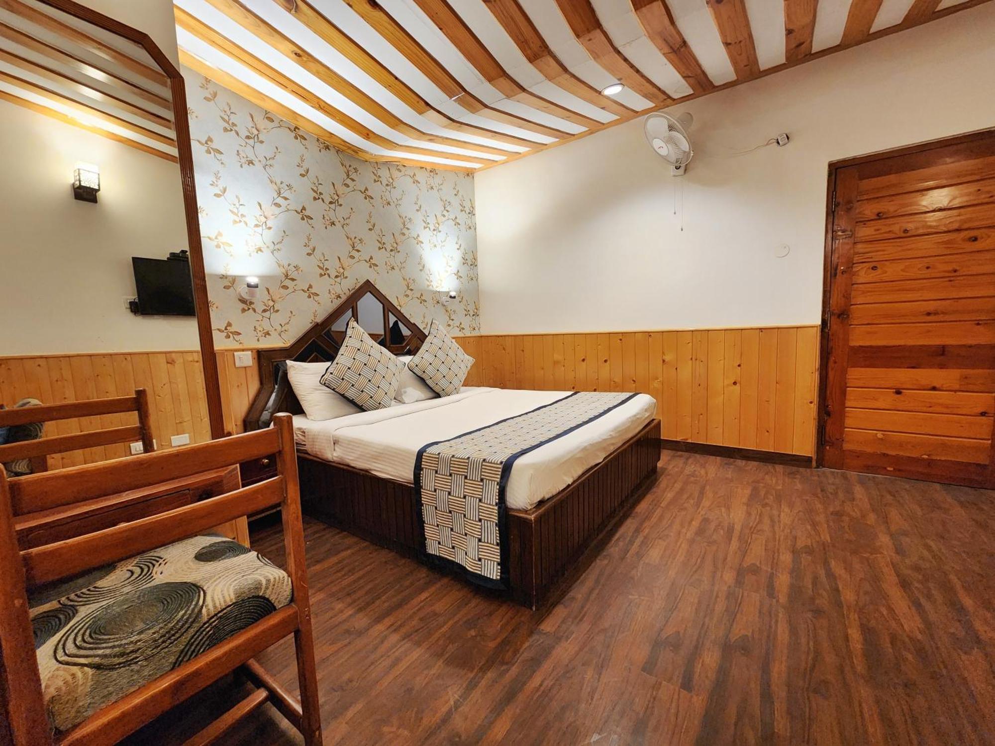 Hotel Pineview Šimla Exteriér fotografie