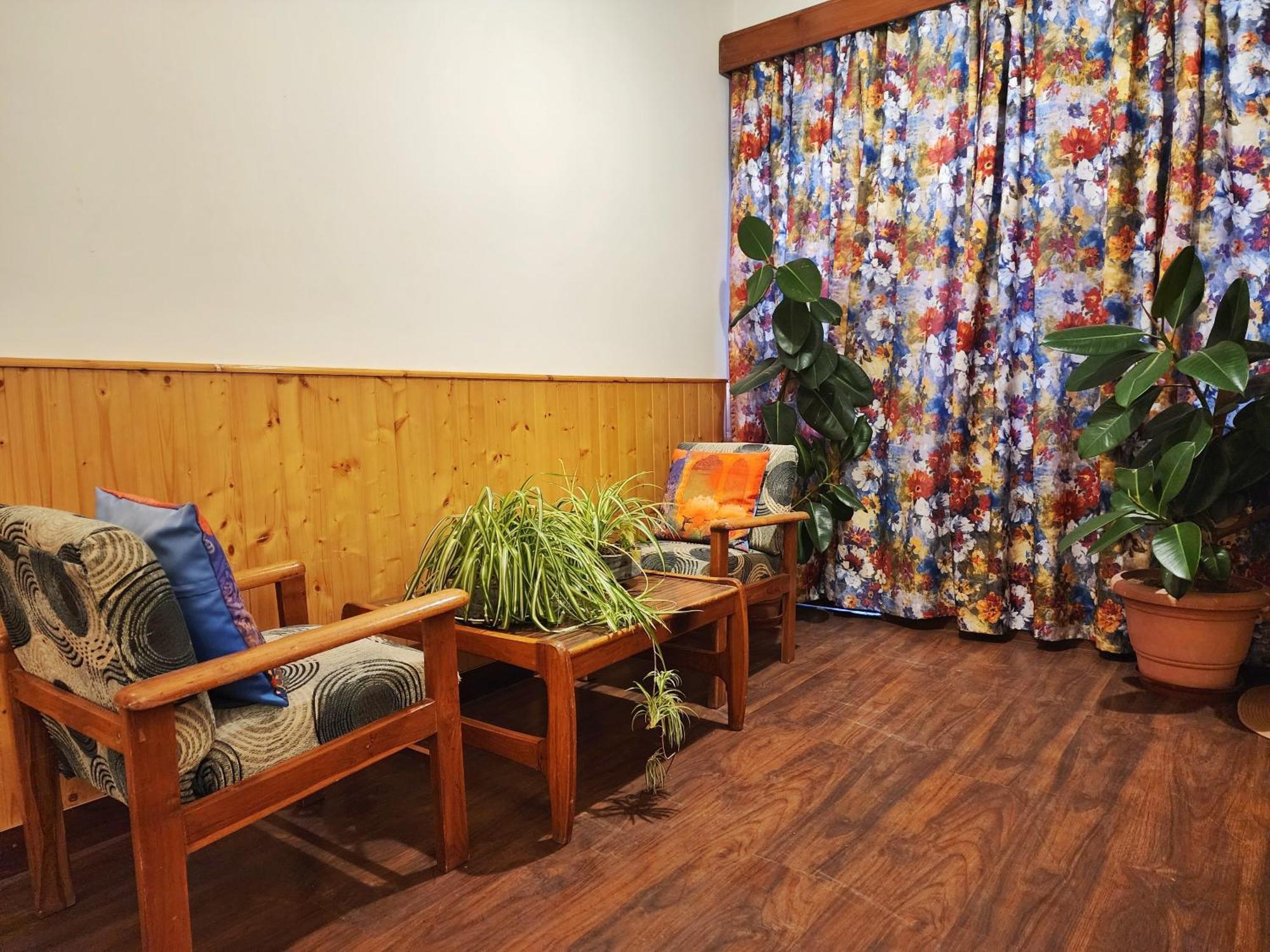 Hotel Pineview Šimla Exteriér fotografie